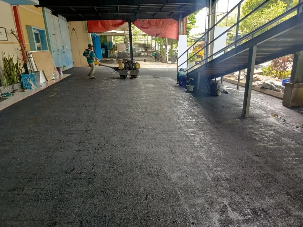 Pemadatan Aspal dengan Baby Roller